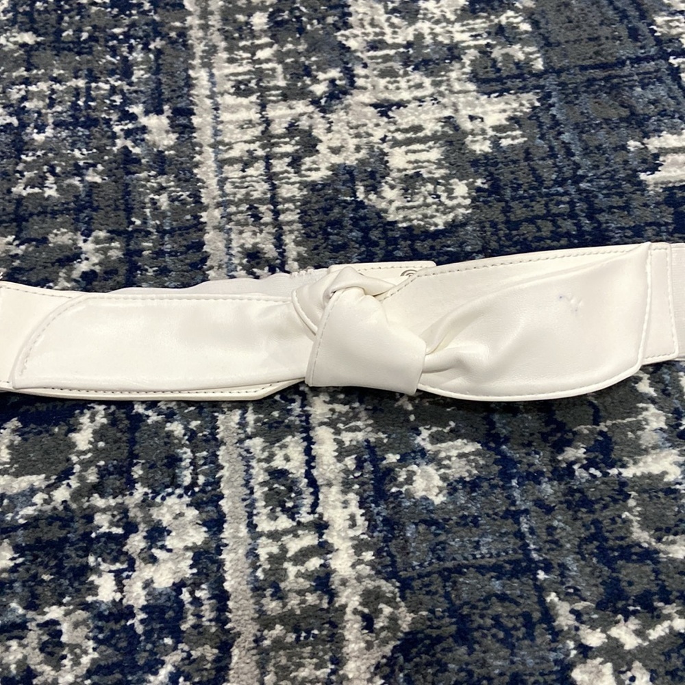 Belt 🤍 - Picture 3 of 4